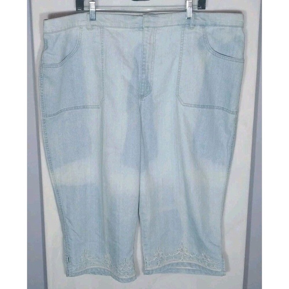 Gloria Vanderbilt 24W High Rise Capri Jeans Light Wash Embroidered Slits
